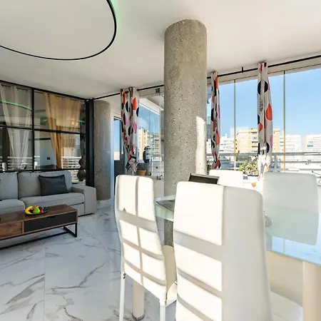 Ct 352 - Faro's Towers 1 - Walking Distance To Everything