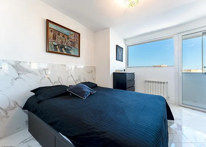 Ct 352 - Faro's Towers 1 - Walking Distance To Everything Apartamento Torremolinos