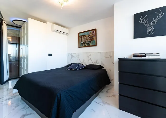 Ct 352 - Faro's Towers 1 - Walking Distance To Everything * Torremolinos