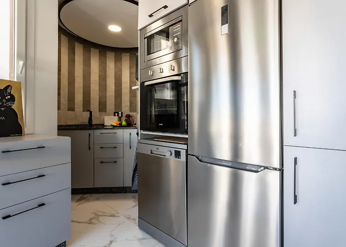 Ct 352 - Faro's Towers 1 - Walking Distance To Everything Torremolinos