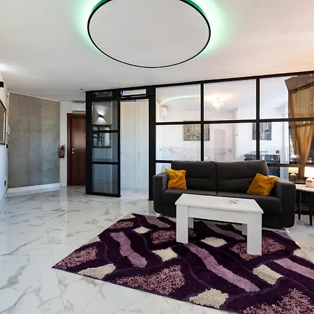 Ct 352 - Faro's Towers 1 - Walking Distance To Everything Torremolinos